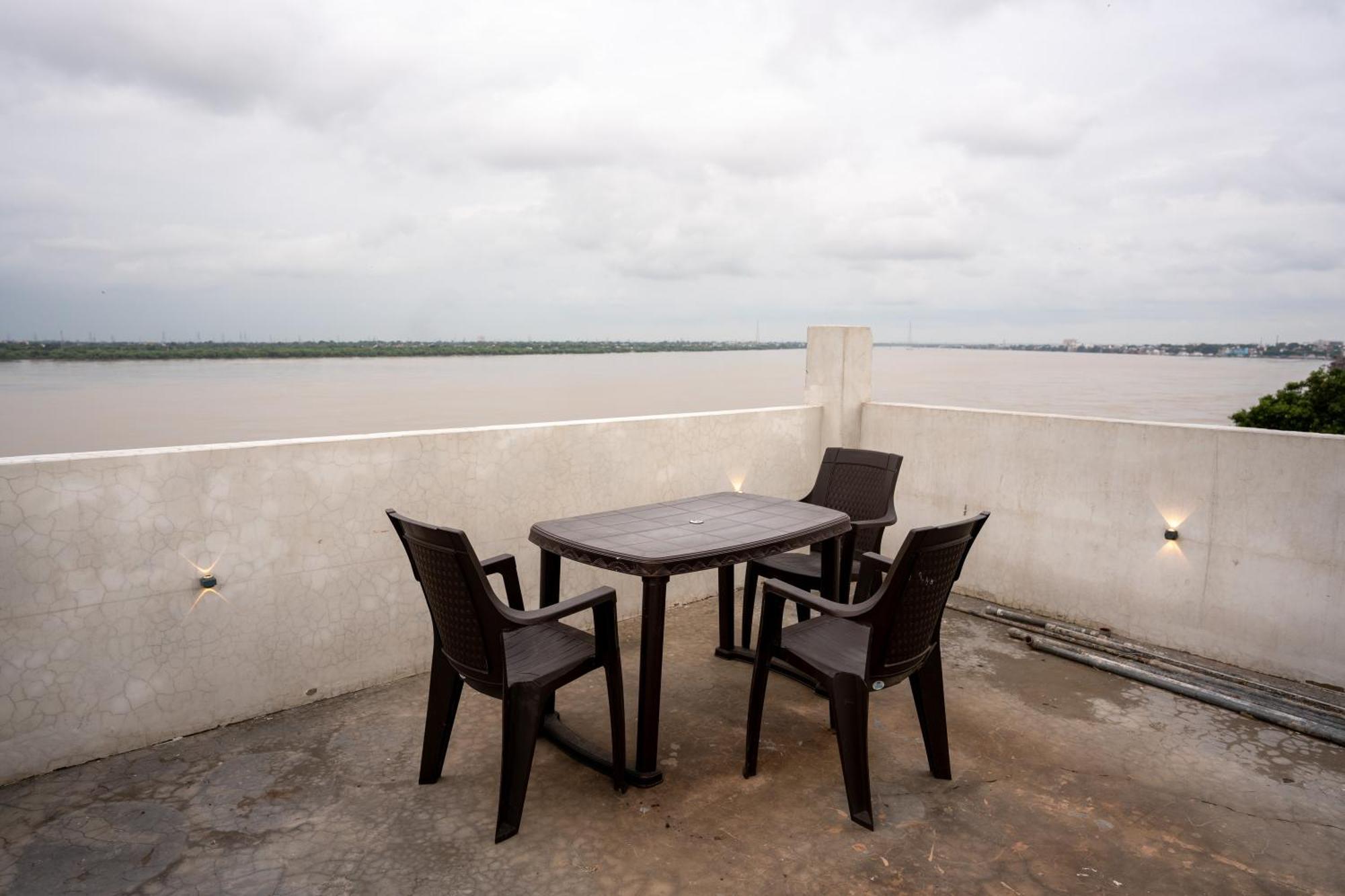 Varanasi Rest House — Photos 3